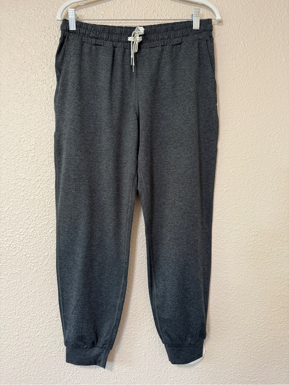 NWOT Vuori Performance Jogger Charcoal Heather Athleisure Casual Everyday M - Picture 2 of 6